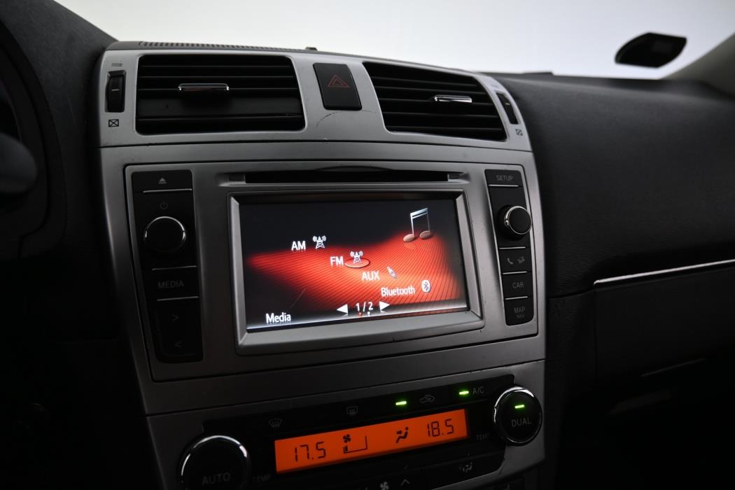 TOYOTA Avensis 2014
