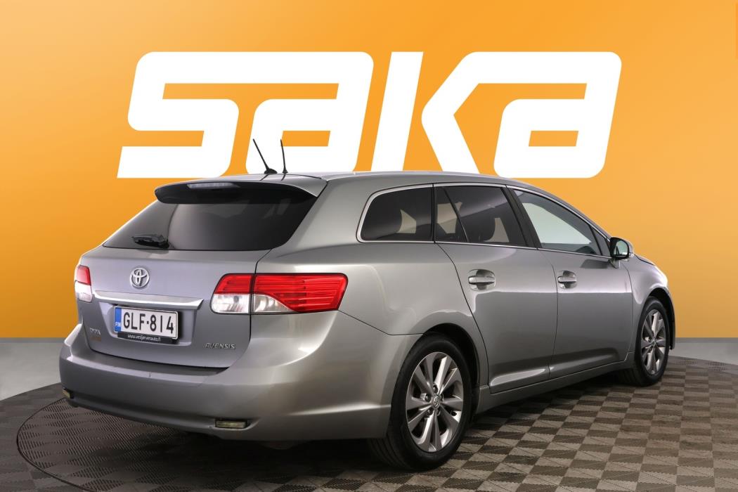 TOYOTA Avensis 2014