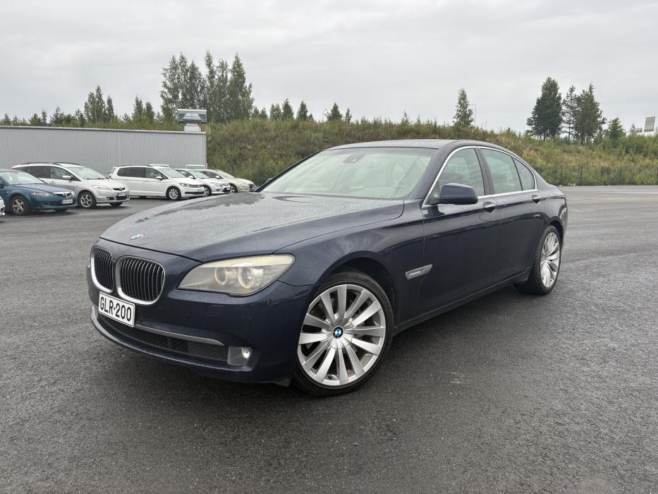 BMW 740 2010