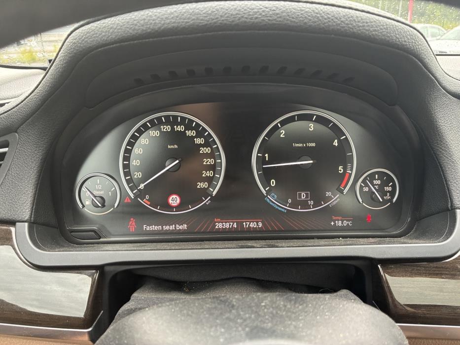 BMW 740 2010