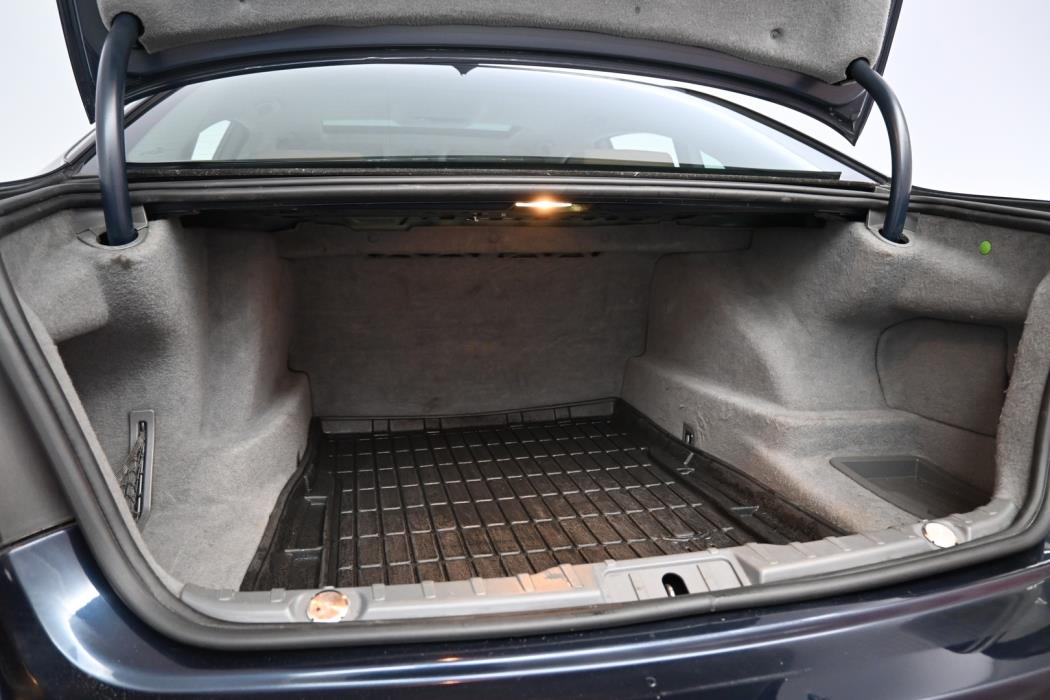 BMW 740 2011