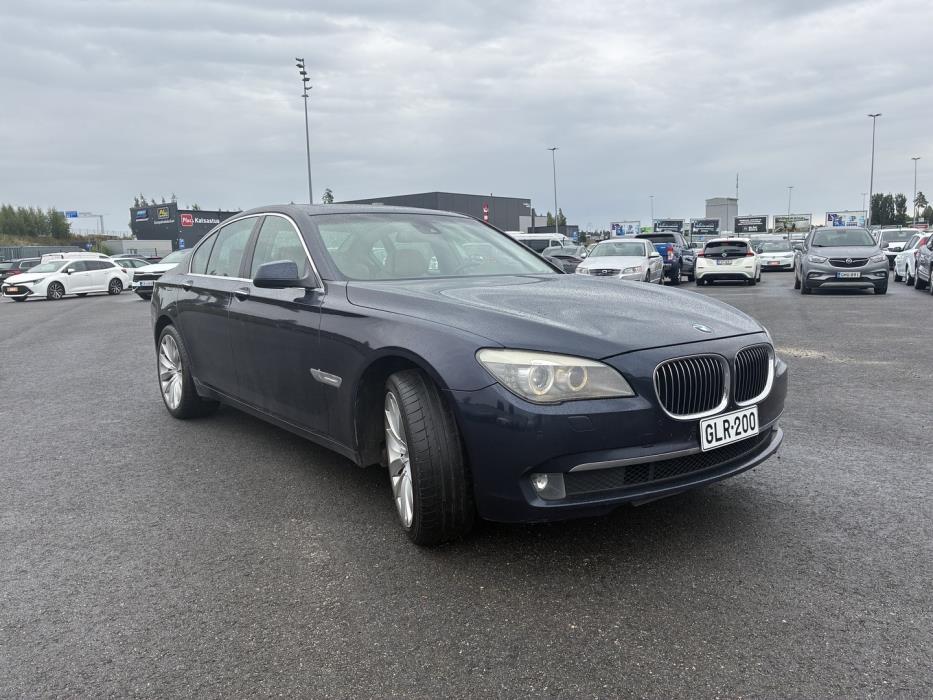 BMW 740 2010