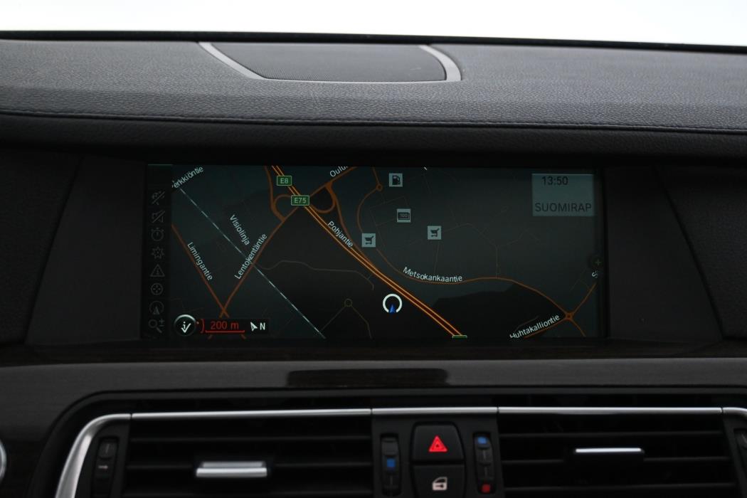 BMW 740 2011