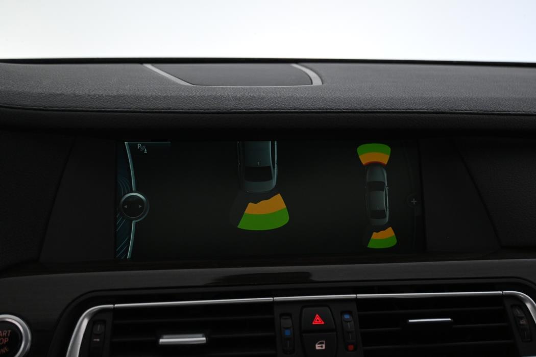 BMW 740 2011