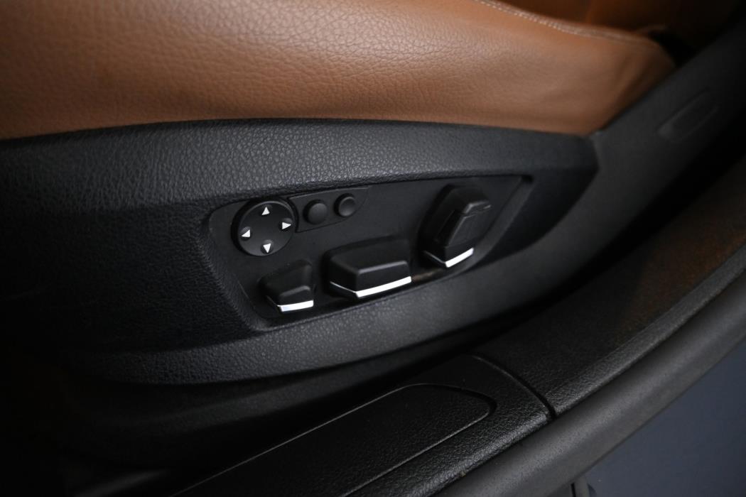 BMW 740 2011