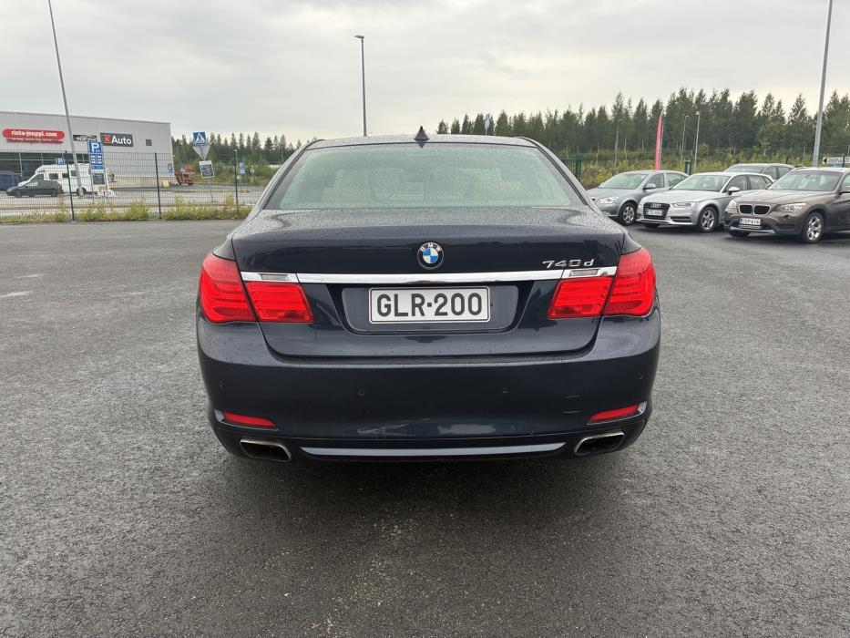BMW 740 2010