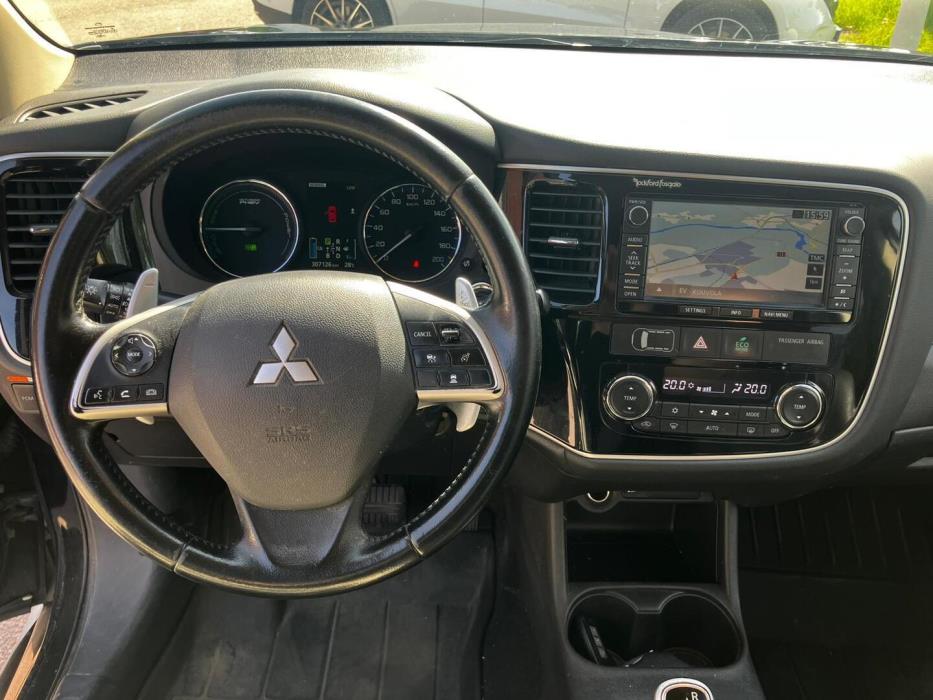 MITSUBISHI Outlander 2014