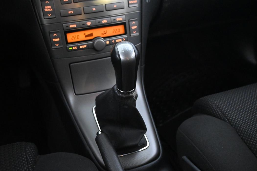 TOYOTA Avensis 2006