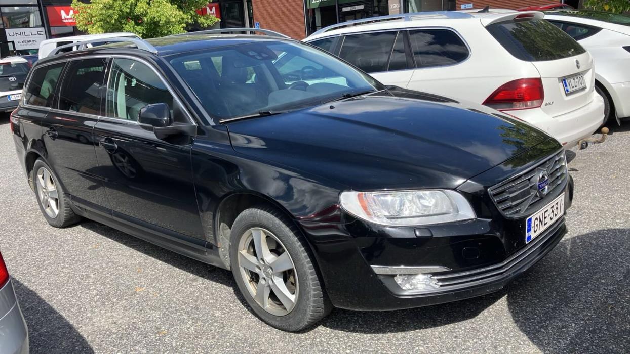 VOLVO V70 2016