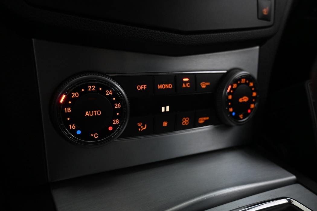 MERCEDES-BENZ C 2008