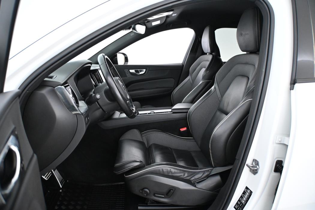 VOLVO XC60 2020
