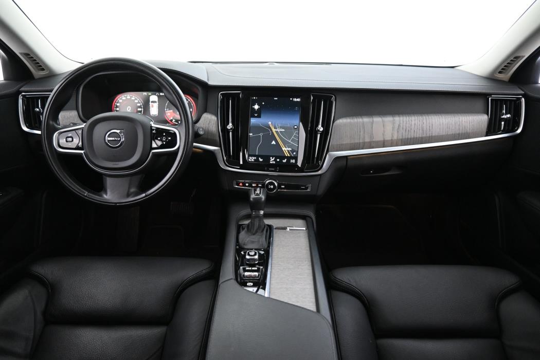 VOLVO V90 2021