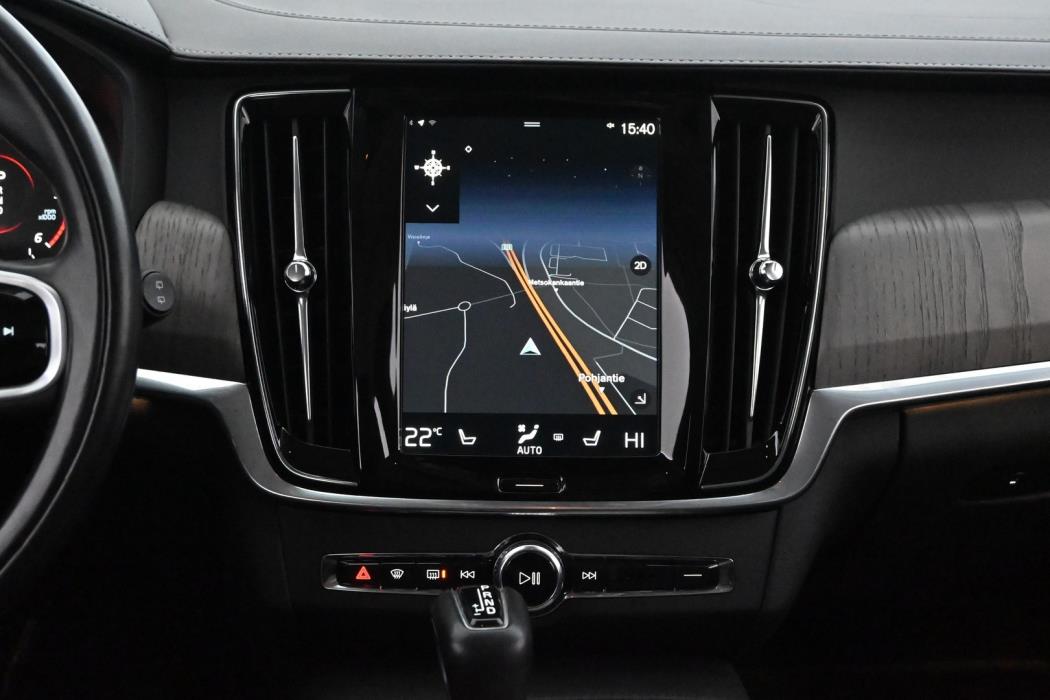 VOLVO V90 2021