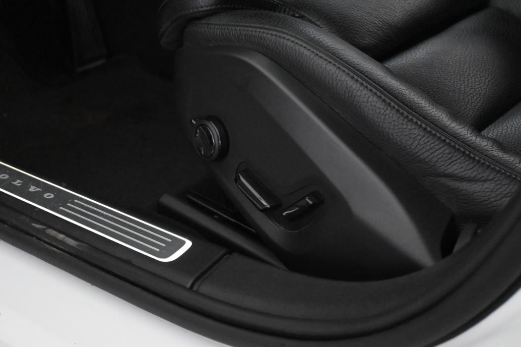 VOLVO V90 2021