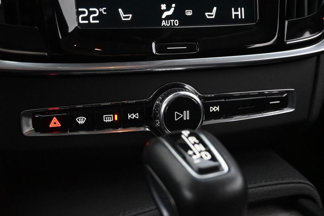 VOLVO V90 2021