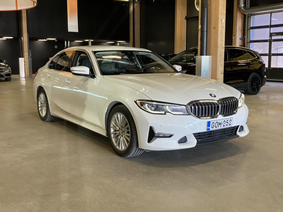BMW 330 2021