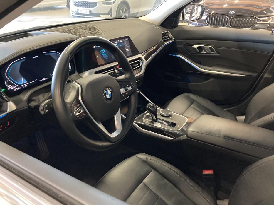 BMW 330 2021