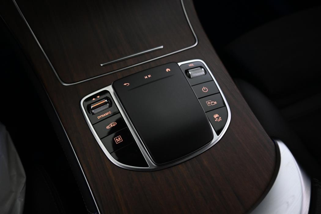 MERCEDES-BENZ GLC 2021