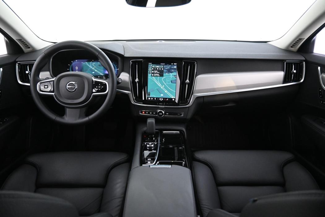 VOLVO V90 2023