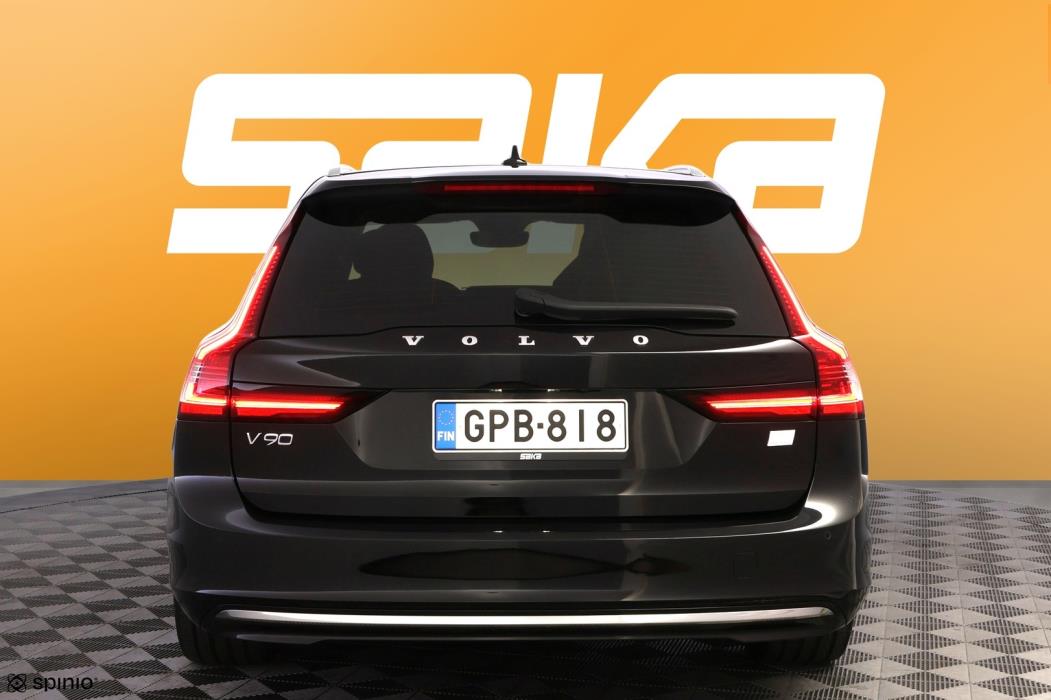 VOLVO V90 2023