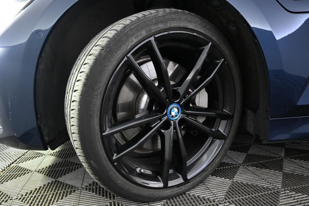 BMW 330 2022