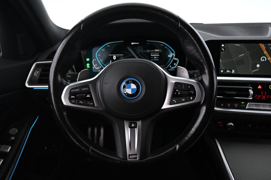 BMW 330 2022