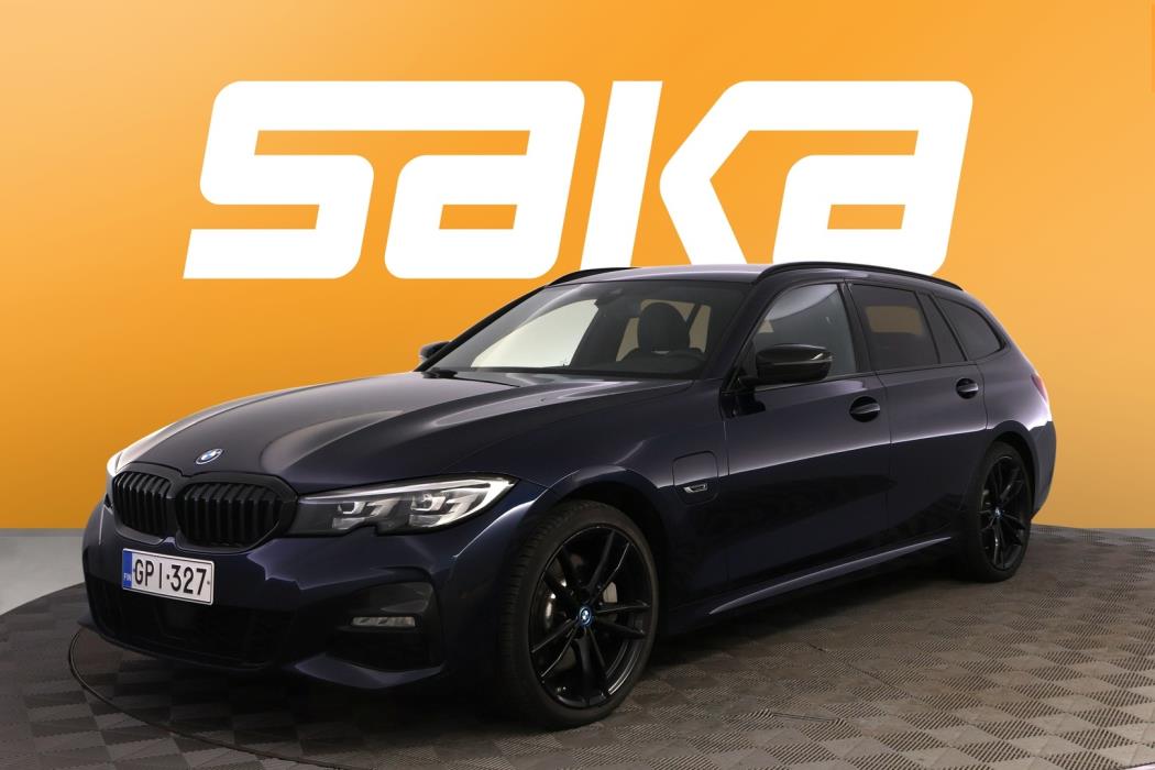 BMW 330 2022