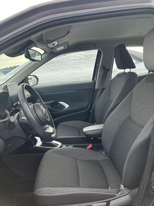 TOYOTA Yaris Cross 2023