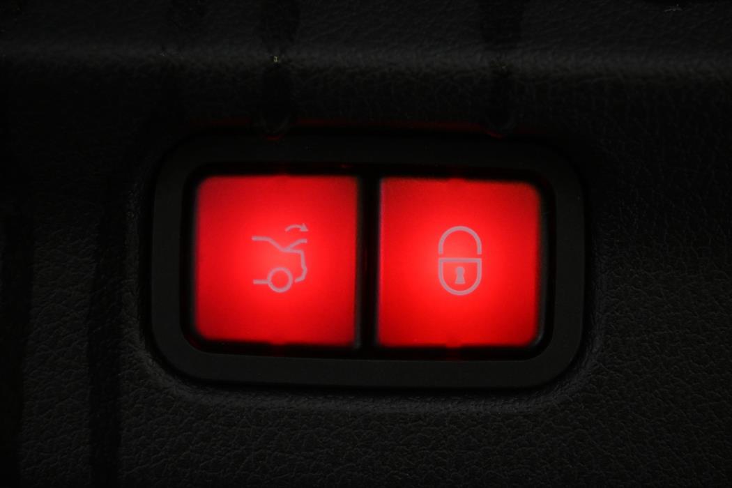 MERCEDES-BENZ EQE 2024