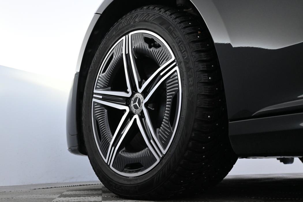 MERCEDES-BENZ EQE 2024