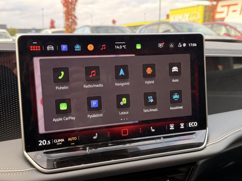 VOLKSWAGEN Passat 2024