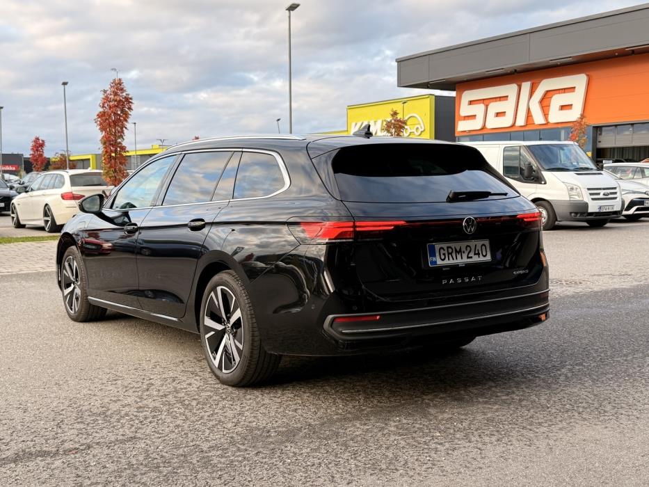 VOLKSWAGEN Passat 2024
