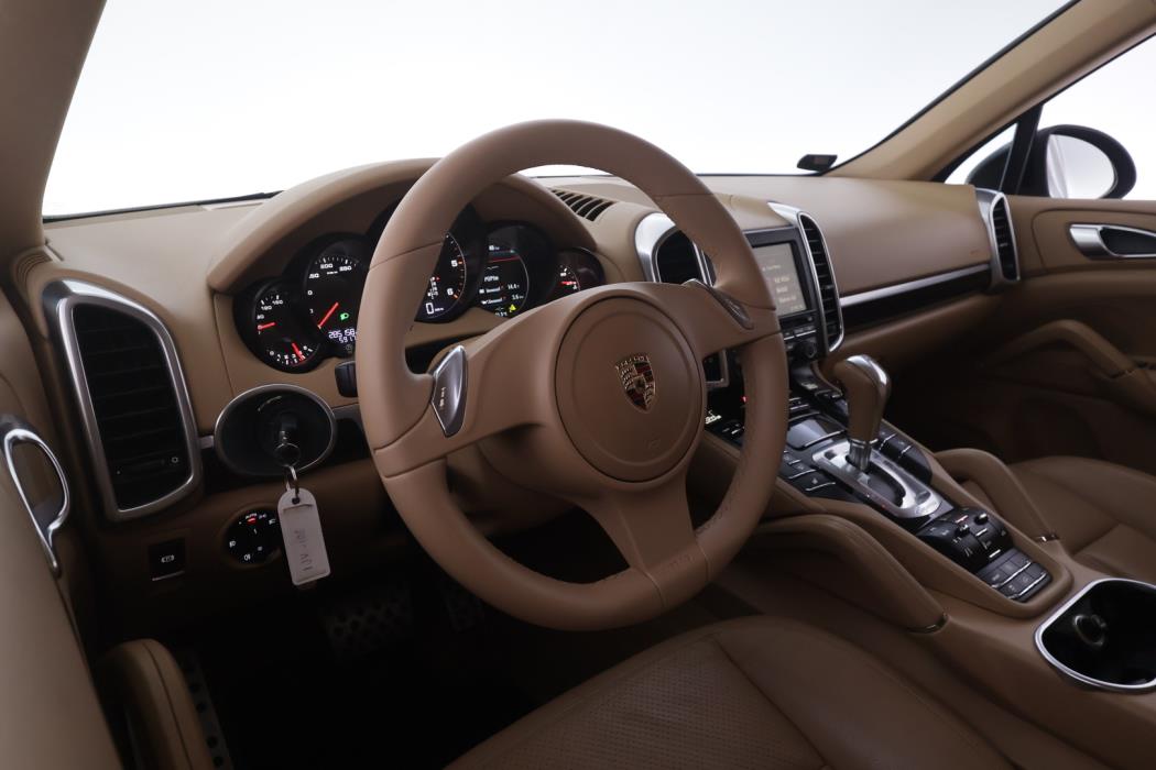 PORSCHE Cayenne 2011