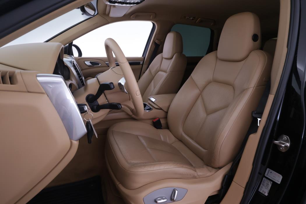 PORSCHE Cayenne 2011