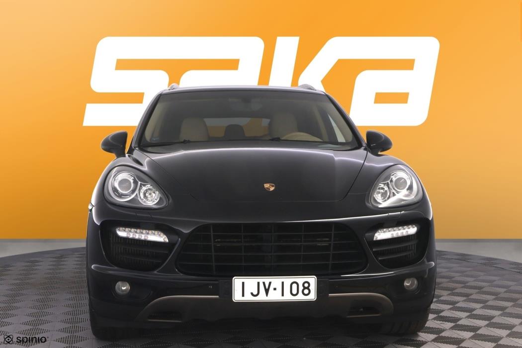 PORSCHE Cayenne 2011