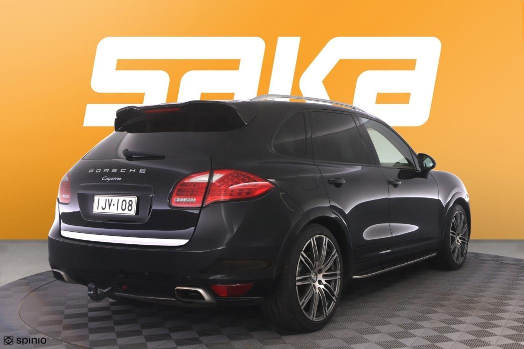 PORSCHE Cayenne 2011