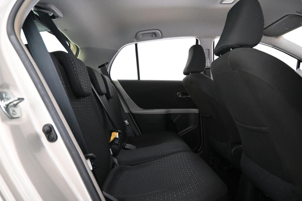 TOYOTA Yaris 2011