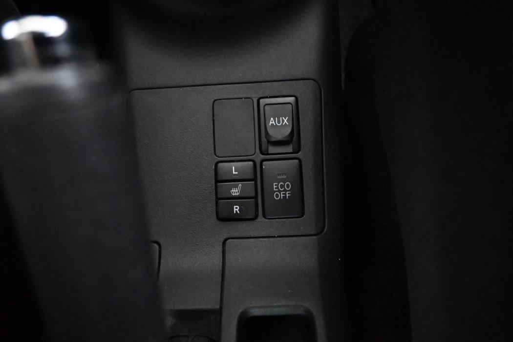 TOYOTA Yaris 2011