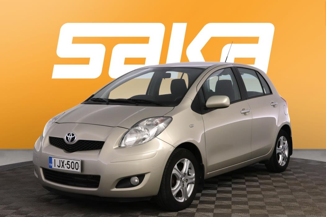 TOYOTA Yaris 2011