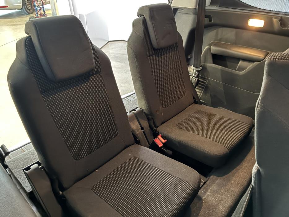 PEUGEOT 5008 2016