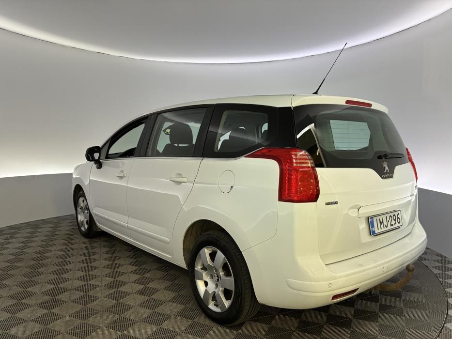 PEUGEOT 5008 2016