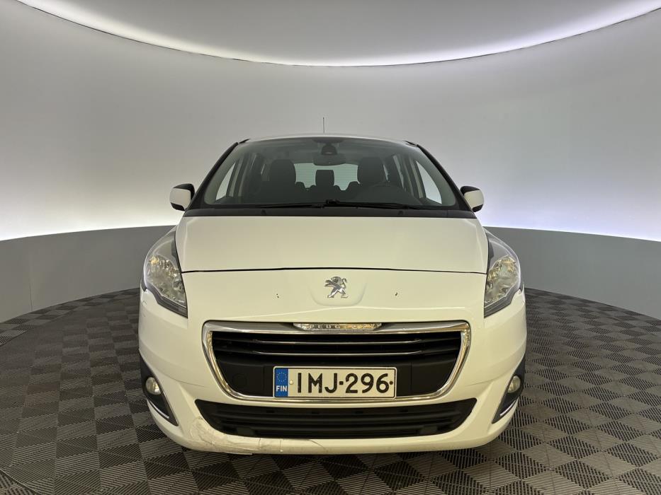 PEUGEOT 5008 2016