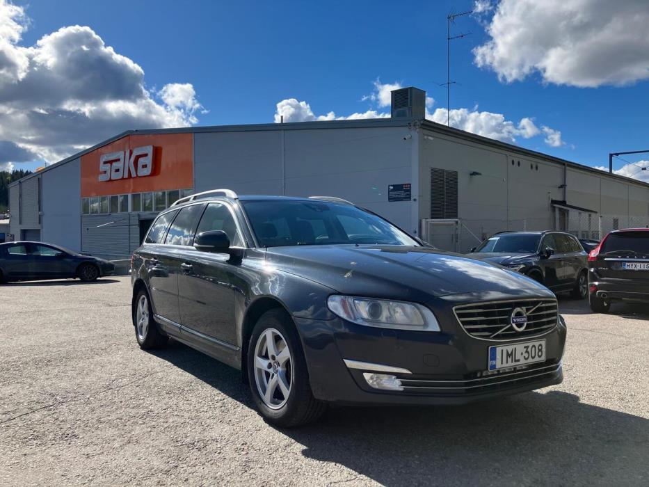 VOLVO V70 2015