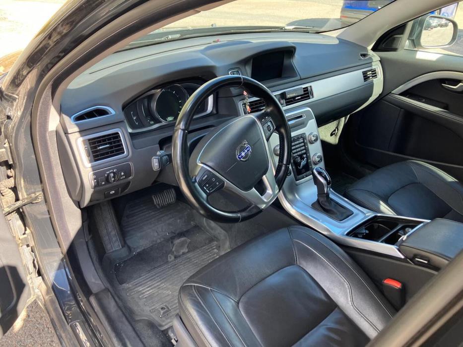 VOLVO V70 2015