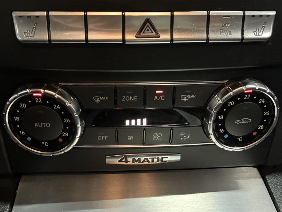 MERCEDES-BENZ C 2011