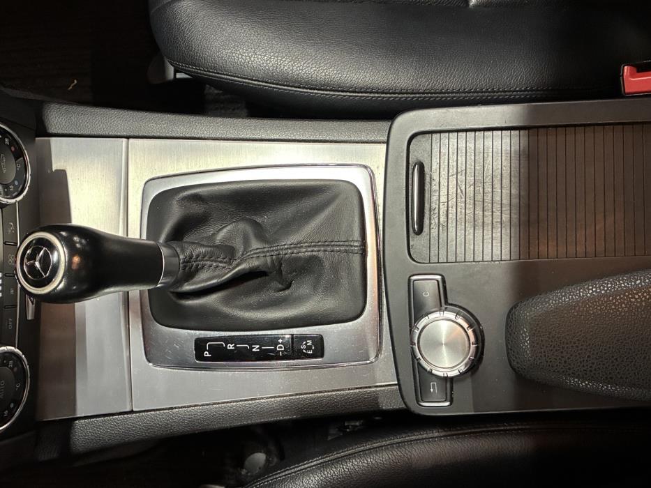 MERCEDES-BENZ C 2011