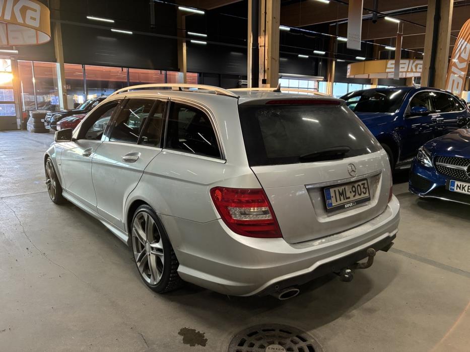 MERCEDES-BENZ C 2011