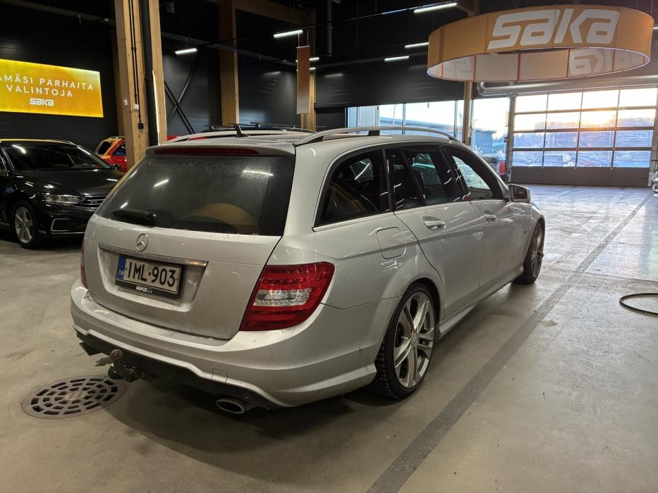 MERCEDES-BENZ C 2011