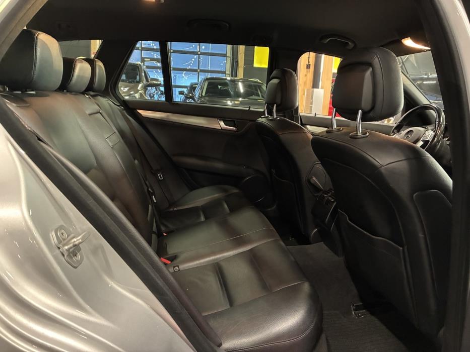 MERCEDES-BENZ C 2011