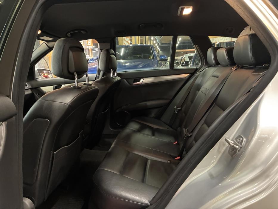 MERCEDES-BENZ C 2011